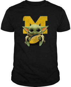Baby Yoda Hug Michigan Wolverines t shirt FR05