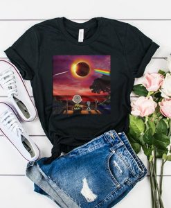 Snoopy and Charlie Brown Pink Floyd Dark Side Of The Moon t shirt FR05